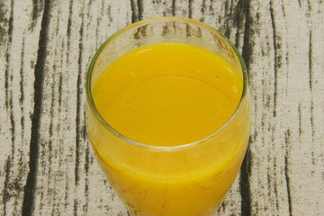 Poster - Jus de mangue dans un verre