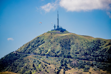 Sticker - Vue sur le Puy de Dôme depuis le Puy Pariou  en Auvergne