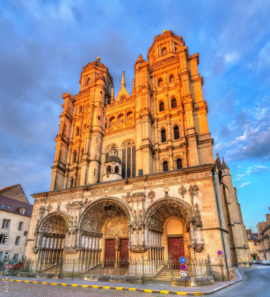 Saint Michel church in Dijon, France - obrazy, fototapety, plakaty 
