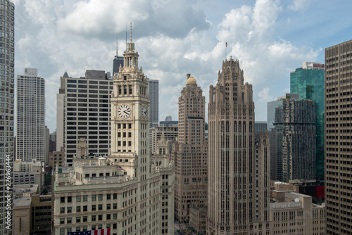 Cuadros en Lienzo Chicago River and skyline rooftop view