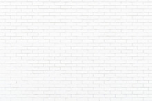 白色のタイル壁