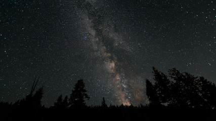 Milchstraße am Sternenhimmel vom Sequoia National Park