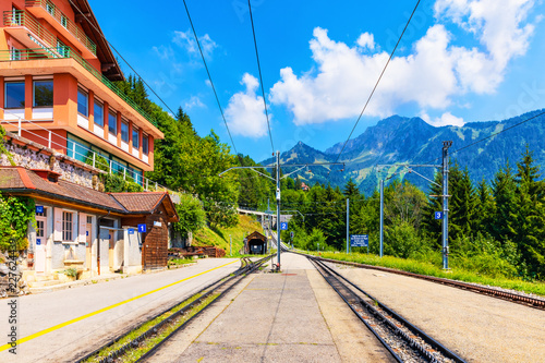 Fotografía Caux cogwheel railway station in Switzerland
