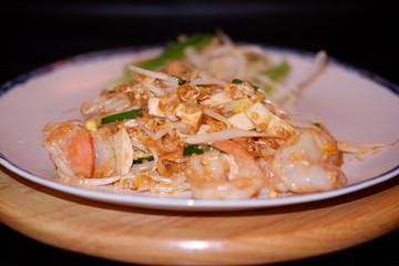 Wall Mural - pad thai with shrimp