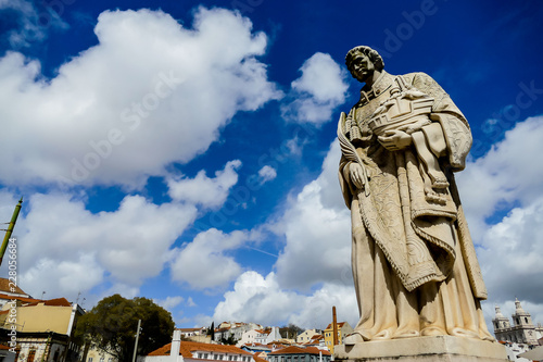 Zdjęcie XXL statua anioła w Rzymie, w Lizbonie, stolicy Portugalii