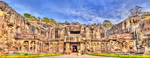 Fototapete - The Kailasa temple, the biggest temple at Ellora Caves. UNESCO world heritage site in Maharashtra, India