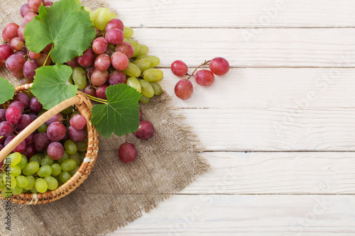 grape on wooden background Poster Mural XXL