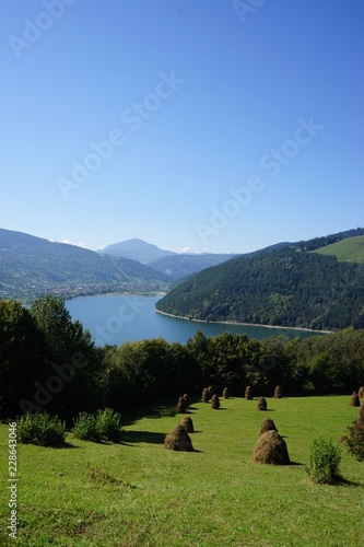 Foto-Kissen premium - landscape with lake and mountains (von Alexandru)