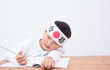 © tatsushi - 受験勉強する男の子
