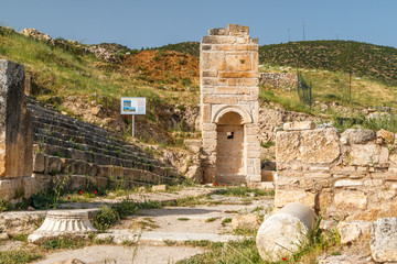 Poster - Ruins of the ancient town Hierapolis, now Pamukkale, Turkey