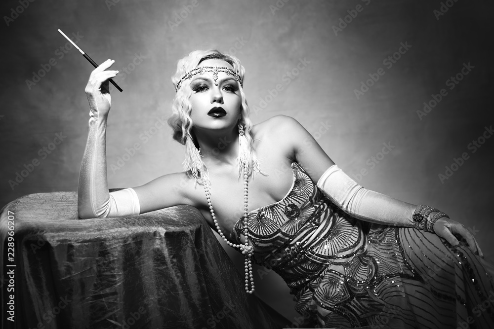 woman retro flapper style - obrazy, fototapety, plakaty 