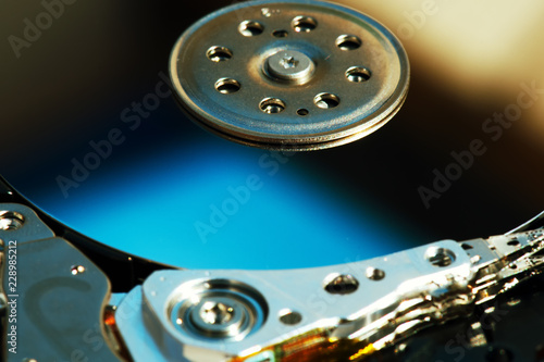 Fotografia  Detail of hard disk components.