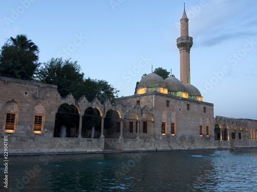 Foto Halil-ur Rahman Mosque and Holy lake Sanliurfa, Turkey