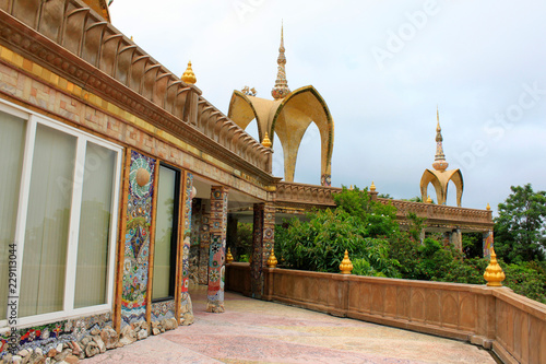 Fotografía Passage and facades of one of the levels of the temple at Pha Sorn Kaew, Khao Kor, Phetchabun, Thailand