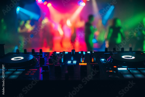 Cuadros en Lienzo DJ mixer controller panel for playing music and partying in a nightclub