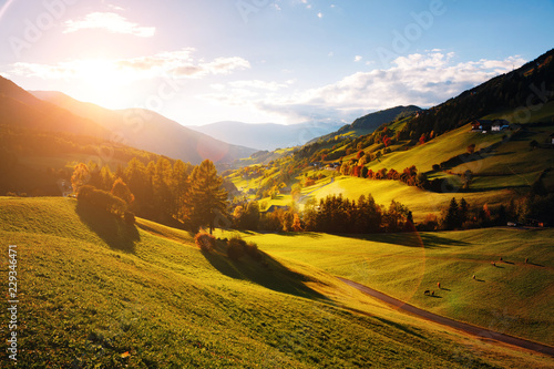 Zdjęcie XXL Magiczny obraz alpejskich wzgórz w miejscowości Santa Magdalena.