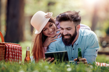 Sticker - Lovely couple on the picnic