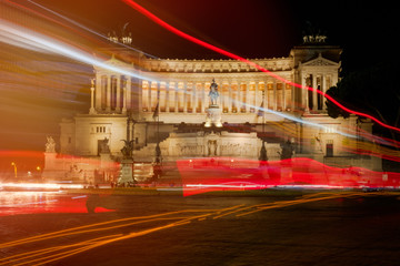 The monument of Vittorio Emanuele II in central Rome at night