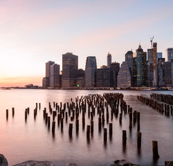 Autocollant - View of the city of New York and the bay. New York.   Long light exposure.
