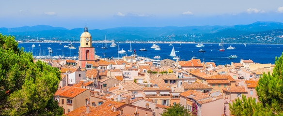 Fototapete - Panoramic view of Saint Tropez, France