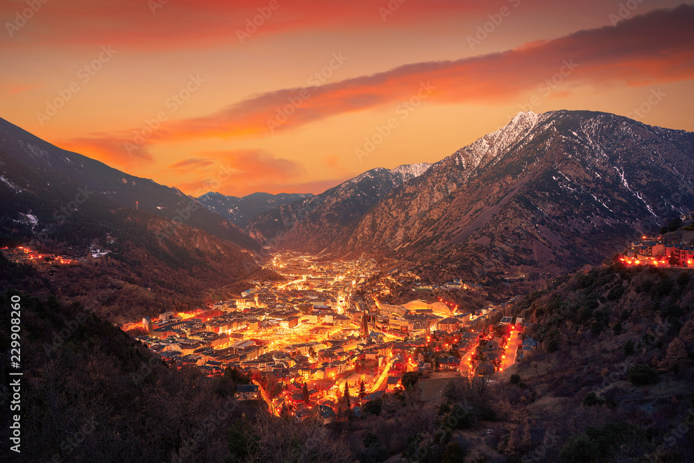 Obraz na płótnie Andorra la Vella skyline at sunset Pyrenees w salonie