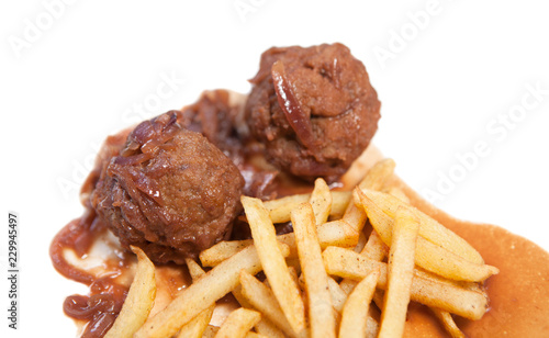 Fotografía plat traditionnel boulets frites