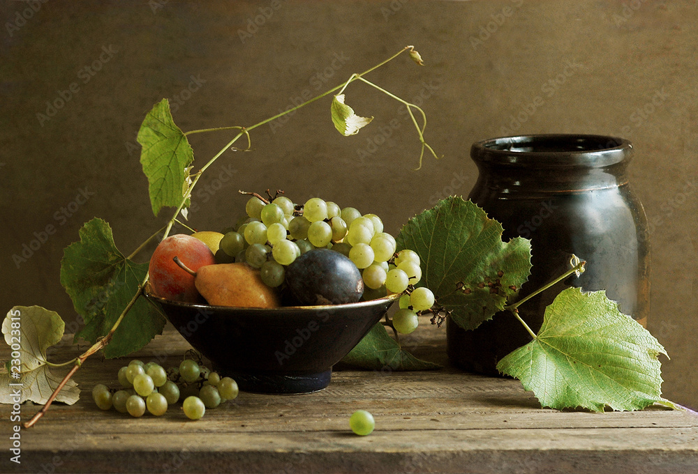 Obraz na płótnie Still Life with Fruit Bowl and Grapevine w salonie
