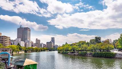 Sticker - 広島市街地と元安川の風景