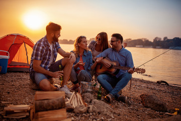 Canvas Print - Camp on the beach