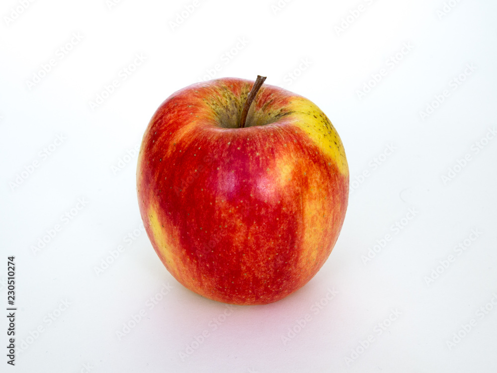 Owoc jabłko czerwono zółte na białym tle - obrazy, fototapety, plakaty 