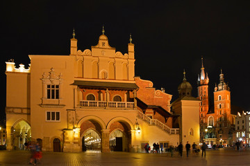 Wall Mural - The historic Rynek Glowny square in old town Krakow at night
