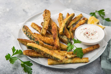 Canvas Print - crispy zucchini fries with garlic yogurt sause