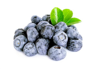 Wall Mural - Blueberries isolated on white background

