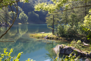  Green mountain lake