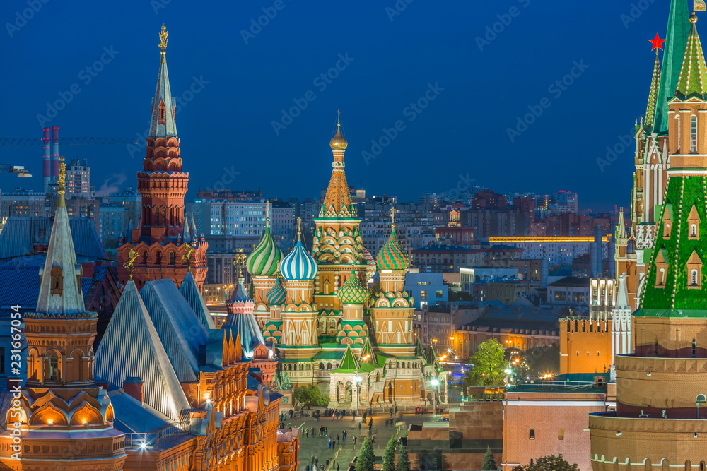 St. Basil's Cathedral on Red Square in Moscow City, St. Basil's Cathedral famous place in russia at sunset in autumn, Moscow, Russia. - obrazy, fototapety, plakaty 