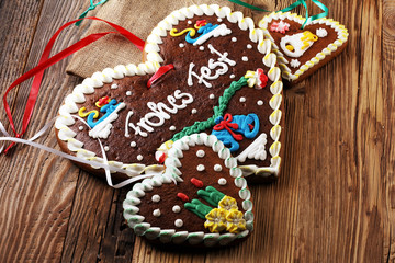 Wall Mural - original bavarian christmas gingerbread heart on wood. xmas gingerbread cookie.