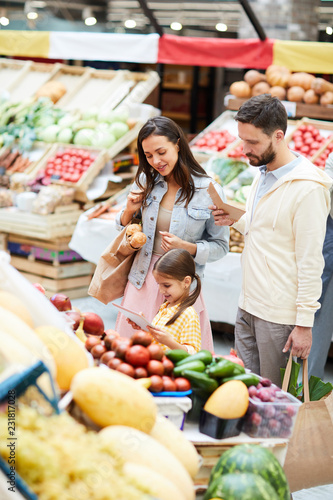 cute girl online shopping