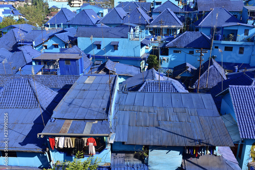 Foto Kampung Biru Arema, the vlue village of Jodipan Village in Malang City, Java Isl