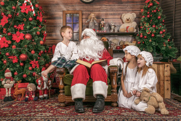 Wall Mural - Kids with Santa Claus for Christmas