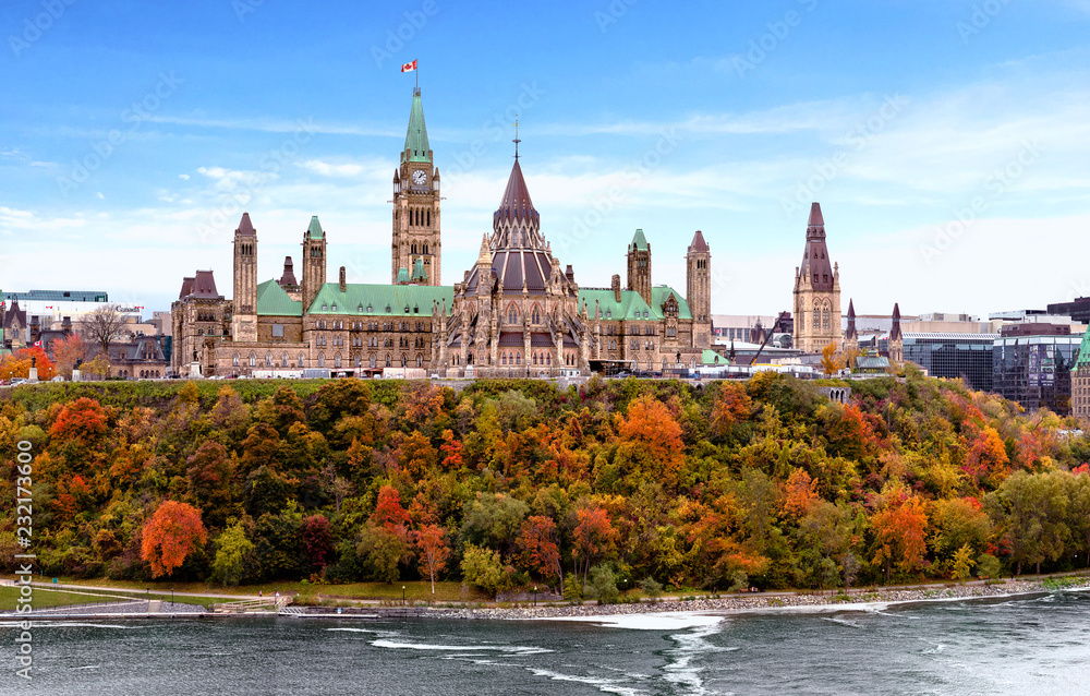 Parliament Hill in Fall, Ottawa, Ontario, Canada - obrazy, fototapety, plakaty 