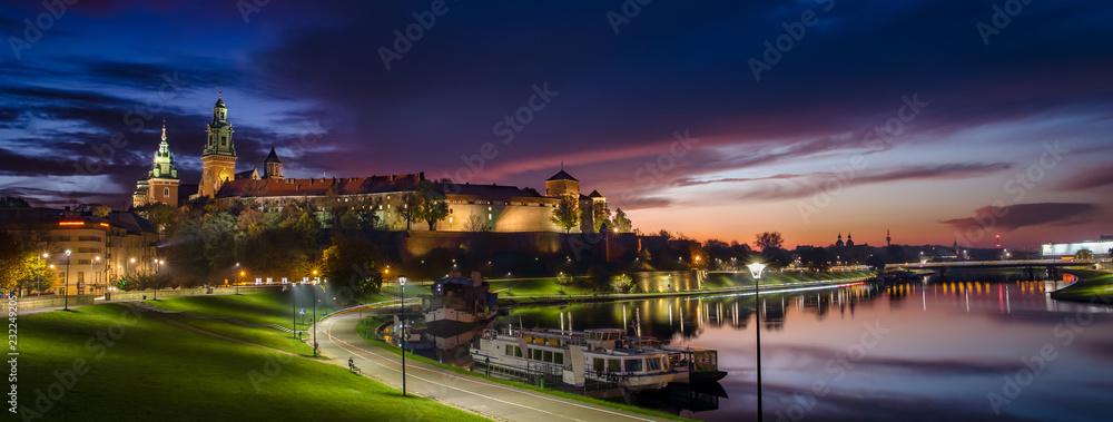 Obraz Royal Castle of Wawel by morning blue hour (panoramic) fototapeta, plakat