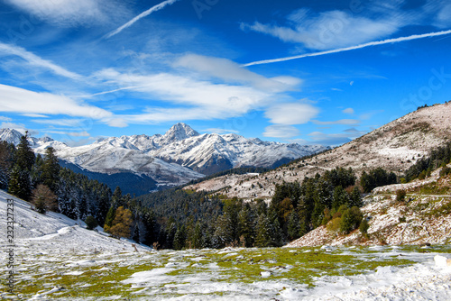 Dekoracja na wymiar  panorama-francuskich-pirenejow-z-pic-du-midi-de-bigorre-w-tle