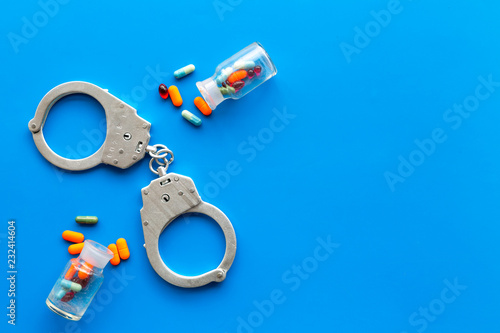 Fotografía Arrest for illegal purchase, possession and sale drugs concept