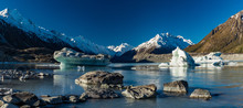 Tasman Glacier Lake With Icebergs And Mountains, Aoraki Mount Cook National Park, New Zealand