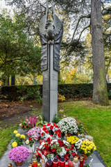 Wall Mural - Cimetière du Père-Lachaise / Monument aux soldats polonais