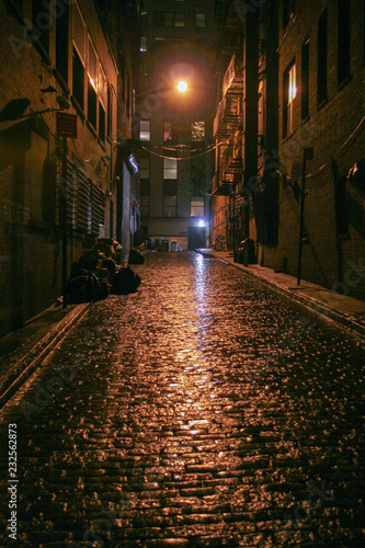 Zdjęcie XXL nocna aleja po deszczu