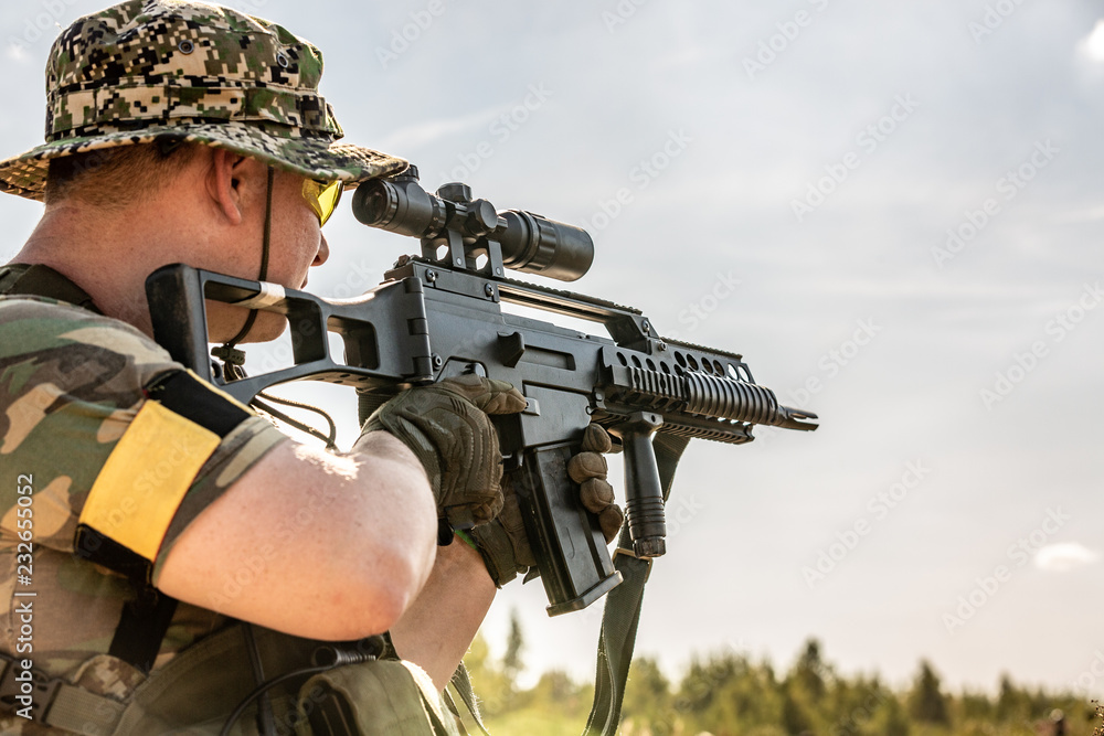 Stock-Foto „special forces, soldier assault rifle with silencer ...