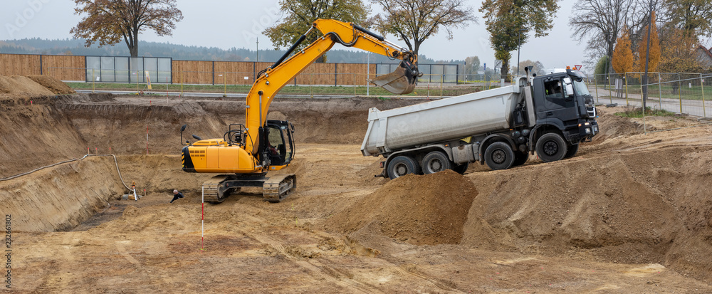 Erdarbeiten und Aushub für einen Neubau