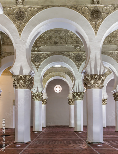 Dekoracja na wymiar  synagoga-santa-maria-la-blanca-toledo-hiszpania