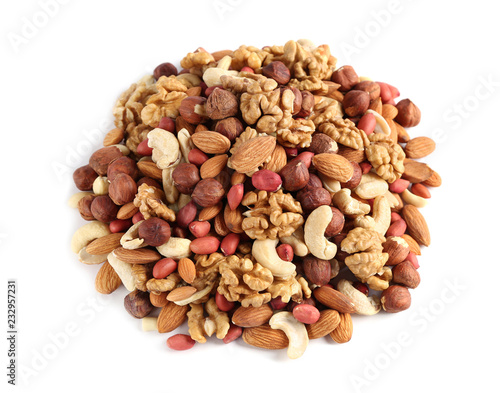 Cuadros en Lienzo heap of mixed nuts isolated on white background